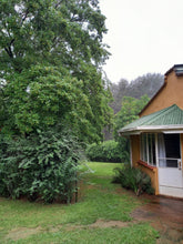Load image into Gallery viewer, Entrance to the Blue Cottage at Sanfern Downs Cottages